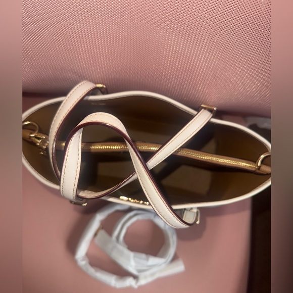 Coach Mollie 25 Tote Bag In Signature Chambray. - Picture 12 of 15